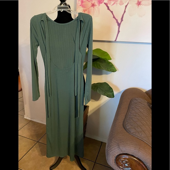 Reformation Benedict Dress - Picture 2 of 3